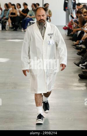 Parigi, Frankreich. 25 giugno 2023. DOUBLET Primavera Estate 2024 Runway durante la settimana della moda di Parigi il 2023 giugno - Parigi; Francia 25/06/2023 credito: dpa/Alamy Live News Foto Stock