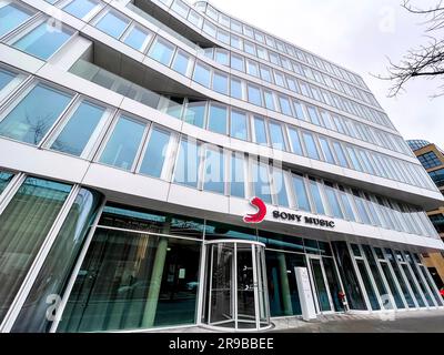 Berlino, Germania - 18 DEC 2021: Sede di Berlino dell'azienda Sony Music in Bulowstrasse, Berlino, Germania Foto Stock