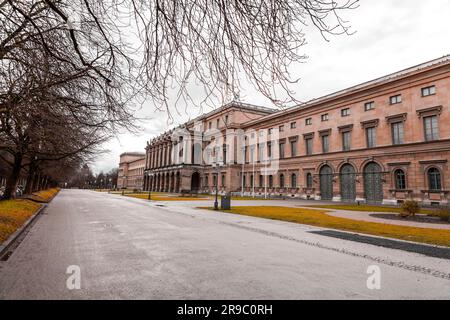 Monaco di Baviera, Germania - 25 dicembre 2021: La Residenz nel centro di Monaco è l'ex palazzo reale dei monarchi Wittelsbach di Baviera. Il più grande amico della città Foto Stock