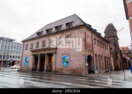 Norimberga, Germania - DEC 28, 2021: La Kunsthalle Nürnberg è un centro artistico fondato nel 1967, nel Kunstkulturquartier di Norimberga, Baviera, Germania Foto Stock