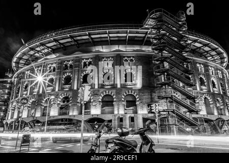 Barcellona, Spagna - FEB 10, 2022: Las Arenas de Barcelona è un complesso commerciale situato a Placa d'Espanya. Usati per la prima volta come corrida Foto Stock