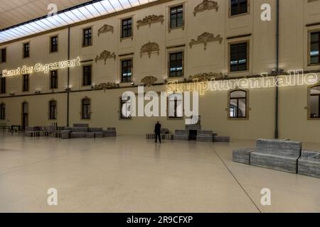 Sala d'ingresso dell'Albertinum a Dresda, Germania. Collezioni d'arte statali di Dresda Foto Stock