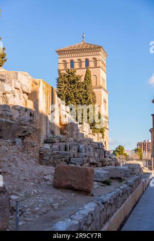 Saragozza, Spagna-14 febbraio 2022: Esterno della torre medievale, attuale ufficio del turismo di Saragozza a Saragozza, Aragona, Spagna. Foto Stock