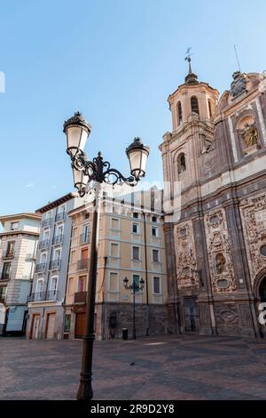 Saragozza, Spagna - FEB14, 2022: La chiesa di Santa Isabel de Portugal, o San Cayetano, è una chiesa cattolica in stile barocco, situata a Saragozza, nel c Foto Stock