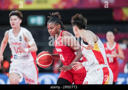 Sydney, Australia. 26 giugno 2023. Trinity Baptiste (C) del Libano sfonda durante la partita di gruppo A contro la Cina alla FIBA Women's Asia Cup 2023 a Sydney, Australia, il 26 giugno 2023. Credito: HU Jingchen/Xinhua/Alamy Live News Foto Stock