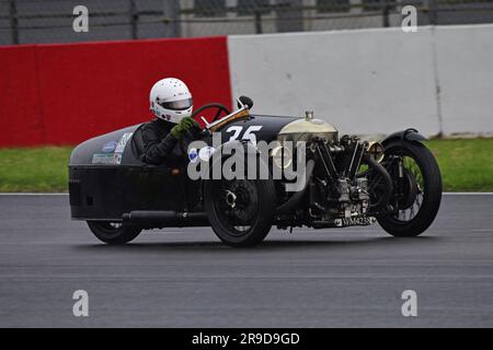 Sue Darbyshire, Duncan Wood, Morgan Super Aero, The 'Mad Jack' for Pre-War Sports Cars, una corsa di quarantacinque minuti per iconiche auto pre-belliche, molte delle quali Foto Stock