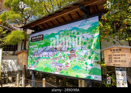 Tempio e mappa del distretto di Ginkakuji, Kyoto, Giappone 2023, complesso di templi zen buddhuist, Asia Foto Stock