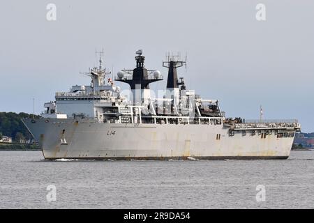 Molo di trasporto anfibio HMS ALBION (L 14) Foto Stock