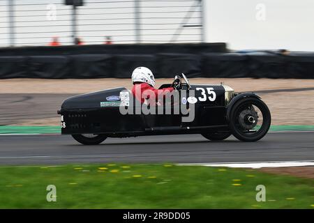 Sue Darbyshire, Duncan Wood, Morgan Super Aero, The 'Mad Jack' for Pre-War Sports Cars, una corsa di quarantacinque minuti per iconiche auto pre-belliche, molte delle quali Foto Stock