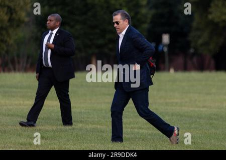 Washington DC, USA. 25 giugno 2023. Hunter Biden arriva a Fort Lesley J. McNair a Washington DC, negli Stati Uniti, domenica 25 giugno, 2023. Crediti: Julia Nikhinson/Pool via CNP /MediaPunch/Alamy Live News Foto Stock