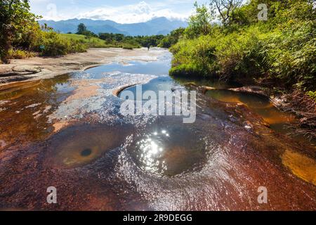 Piscine naturali di Quebrada las Gachas a Guadalupe, Colombia, Sud America. Foto Stock