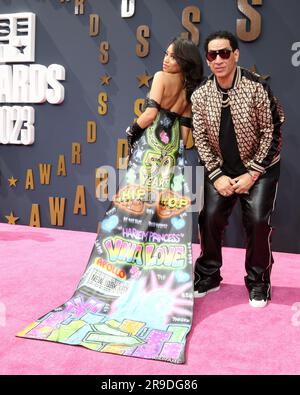 LOS ANGELES - giugno 25: Vina Love, Kid Capri agli arrivi dei BET Awards 2023 al Microsoft Theater il 25 giugno 2023 a Los Angeles, CALIFORNIA Foto Stock