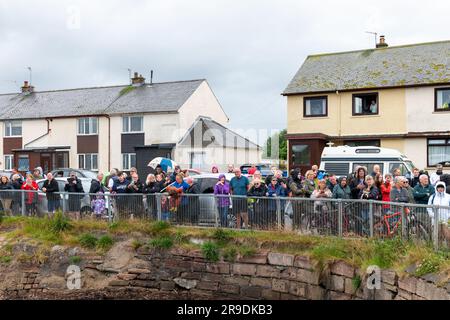 Kessock Ferry, Inverness, Regno Unito. 25 giugno 2023. Si tratta di scene della nuotata in traghetto di Kessock, un evento di beneficenza in cui i nuotatori attraversano la vecchia linea dei traghetti tra Kessock e Beauly. Crediti: JASPERIMAGE/Alamy Live News Foto Stock