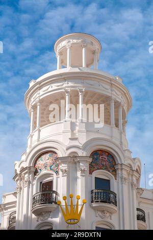 Madrid, Spagna - FEB 16, 2022: Architettura art deco nel centro di Madrid, la capitale della Spagna. Foto Stock