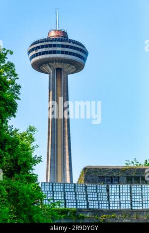 Cascate del Niagara, Ontario, Canada - 17 giugno 2023: Architettura esterna della Skylon Tower Foto Stock