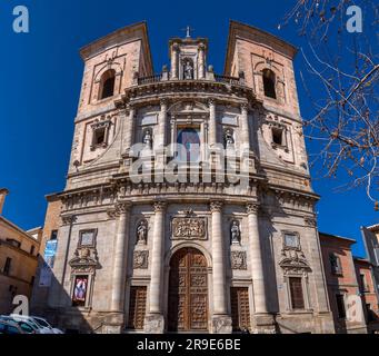 Toledo, Spagna-FEB 17, 2022: La chiesa di San Ildefonso, Iglesia de San Ildefonso è una chiesa in stile barocco situata nel centro storico di Toledo, Foto Stock