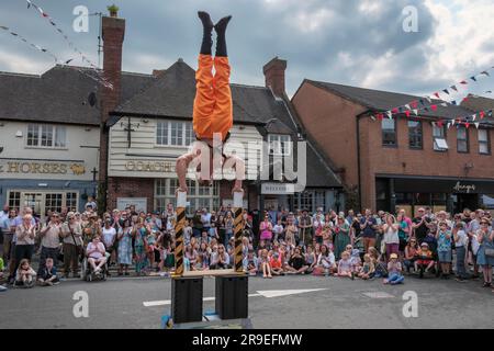 Heromacro, Ashbourne Streetfest, Derbyshire, giugno 2023 Foto Stock