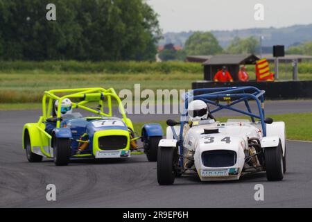 Dalton on Tees, 25 giugno 2023. Trevor Faunch e Andy Perkins guidano nel campionato Yokohama Locost durante il Motor Club Meeting del 750 al Croft Circuit. Crediti: Colin Edwards Foto Stock