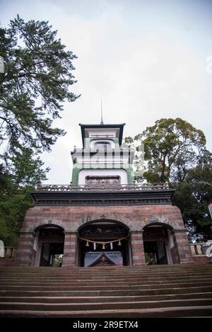 Cancello del santuario Oyama jinja a Kanazawa, Giappone Foto Stock