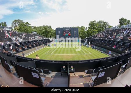Bad Homburg, Germania. 26 giugno 2023. Tennis: WTA Tour, singoli, donne, 1° round Andreescu (CAN) - Kartal (GBR). Vista sul campo da tennis. Credito: Joaquim Ferreira/dpa/Alamy Live News Foto Stock