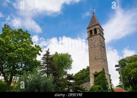 Campanile di Sant'Arnir a Spalato, Croazia. Un tempo monastero benedettino, oggi rimane solo il campanile del XVII secolo Foto Stock