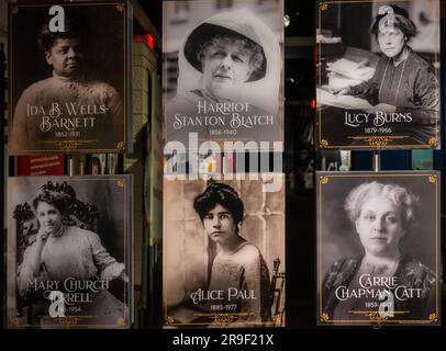 Il 19° emendamento le donne combattono per i diritti di voto mostra al National Constitution Center di Philadelphia PA Foto Stock