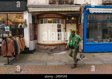 Inghilterra, Sussex, East Sussex, Hastings, il centro storico, Partecipanti all'Annual Jack in the Green Festival Foto Stock