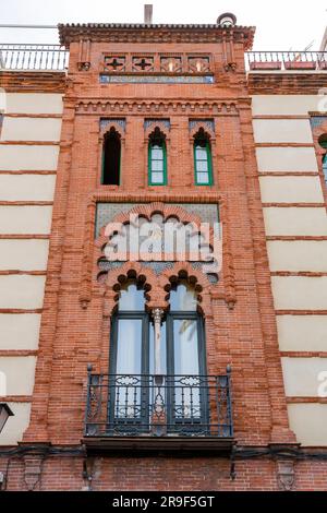 Dettaglio architettonico della tipica architettura andalusa a Siviglia, in Spagna. Foto Stock