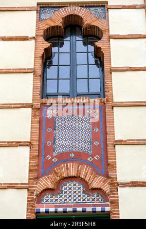 Dettaglio architettonico della tipica architettura andalusa a Siviglia, in Spagna. Foto Stock