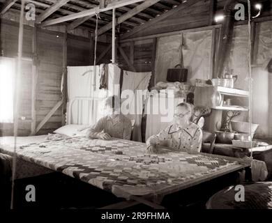 La fotografa Dorothea Lange fotografa l'America durante e dopo la grande depressione per la Farm Security Administration (FSA). Fotografia di Dorothea Lange Foto Stock