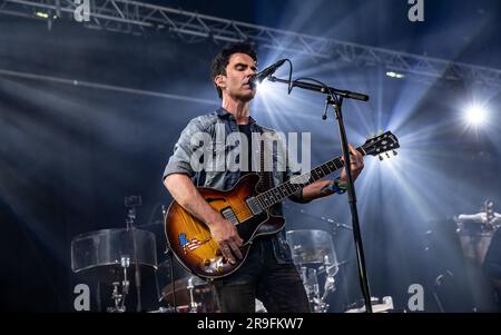 Glastobury, UK, 25/06/2023, far from Saints Performing at Glastonbury Festival 2023, UK. 25 giugno 2023. Credito: Alamy Live News/Charlie Raven credito: Charlie Raven/Alamy Live News Foto Stock