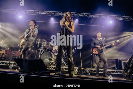 Glastobury, UK, 25/06/2023, far from Saints Performing at Glastonbury Festival 2023, UK. 25 giugno 2023. Credito: Alamy Live News/Charlie Raven credito: Charlie Raven/Alamy Live News Foto Stock