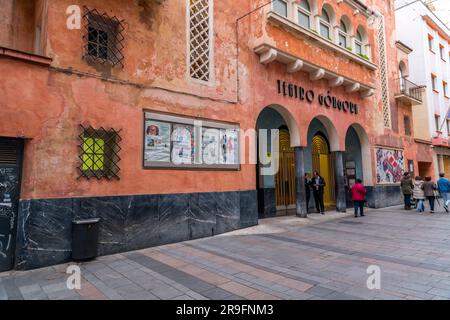 Cordova, Spagna - 25 febbraio 2022: Esterno del Teatro Gongora di Cordova, Andalusia, Spagna. Foto Stock