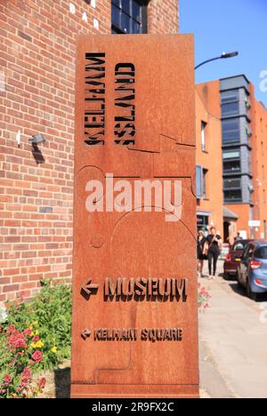 Una delle più antiche aree industriali di Sheffield, Kelham Island, risalente a 900 anni fa, con pub, ristoranti e un museo, ora un luogo emozionante, lo Yorkshire. Foto Stock