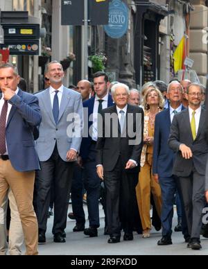 Palermo, Italia. 26 giugno 2023. IL RE DI SPAGNA FELIPE vi IL PRESIDENTE DELLA REPUBBLICA SERGIO MATTARELLA E IL PRESIDENTE DEL PORTOGALLO A PALERMO nella foto il re di Spagna Felipe vi con il presidente della Repubblica Sergio Mattarella e il presidente del Portogallo Marcelo Rebelo De Sousa visitano la cattedrale di Palermo on 4 canti e la chiesa di San Giovanni degli Eremiti credito: Agenzia fotografica indipendente/Alamy Live News Foto Stock