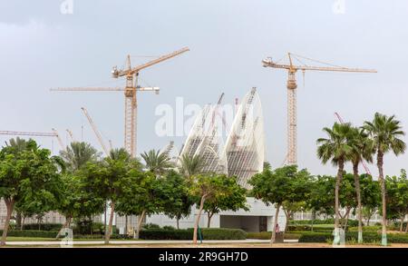 Costruzione del Museo Nazionale Zayed sull'Isola di Saadiyat, Abu Dhabi, Emirati Arabi Uniti Foto Stock