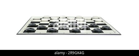 Scacchiera con pezzi di gioco isolati su bianco Foto Stock