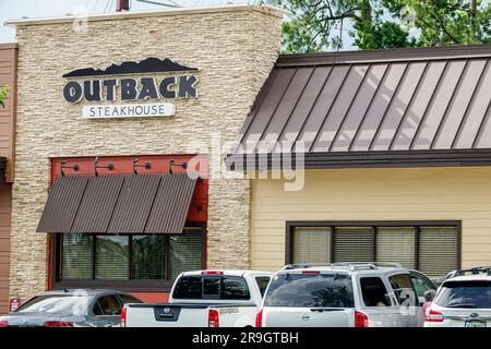 Sanford Florida, ristorante Outback Steakhouse, ingresso esterno davanti all'hotel Foto Stock