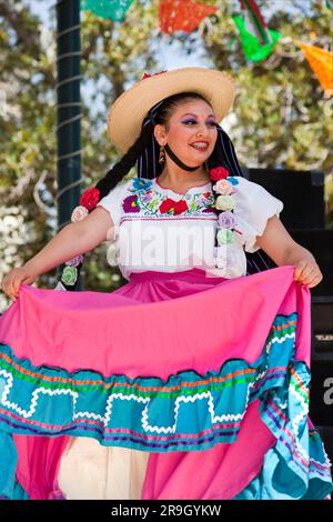 Ballerino folcloristico messicano Cinco de Mayo 6 Foto Stock