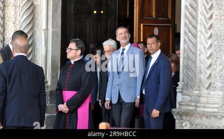 Palermo, Italia. 26 giugno 2023. IL RE DI SPAGNA FELIPE vi IL PRESIDENTE DELLA REPUBBLICA SERGIO MATTARELLA E IL PRESIDENTE DEL PORTOGALLO A PALERMO nella foto il re di Spagna Felipe vi con il presidente della Repubblica Sergio Mattarella e il presidente del Portogallo Marcelo Rebelo De Sousa visitano la cattedrale di Palermo on 4 canti e la chiesa di San Giovanni degli Eremiti credito: Agenzia fotografica indipendente/Alamy Live News Foto Stock