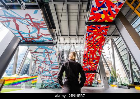 Londra, Regno Unito. 27 giugno 2023. Arturo Herrera's Untitled, 2022 - Sculpture in the City - un percorso di sculture nella City di Londra. Crediti: Guy Bell/Alamy Live News Foto Stock