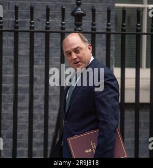 Downing Street, Londra, Regno Unito. 27 giugno 2023. Ministri del governo che partecipano alla riunione del Gabinetto al 10 di Downing Street. Ben Wallace, deputato alla difesa a Downing Street. Crediti: Malcolm Park/Alamy Live News Foto Stock