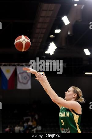 Sydney, Australia. 27 giugno 2023. Darcee Garbin dell'Australia spara durante la partita del gruppo B contro il Taipei cinese alla FIBA Women's Asia Cup 2023 a Sydney, Australia, il 27 giugno 2023. Credito: HU Jingchen/Xinhua/Alamy Live News Foto Stock