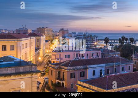 Siracusa, Sicilia, Italia, viste panoramiche sulla costa all'alba. Foto Stock