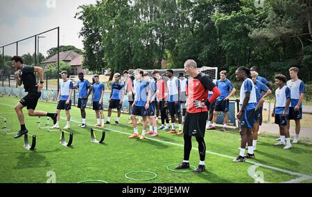 Genk, Belgio. 27 giugno 2023. I giocatori di Genk raffigurati durante una sessione di allenamento della squadra di calcio belga di prima divisione KRC Genk, martedì 27 giugno 2023 a Genk, per prepararsi alla prossima stagione 2023-2024. BELGA PHOTO JOHAN EYCKENS Credit: Belga News Agency/Alamy Live News Foto Stock