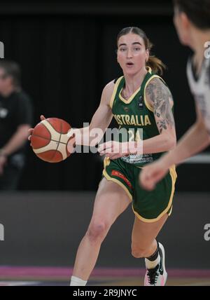 Sydney, Australia. 27 giugno 2023. Anneli Maley, squadra di pallacanestro femminile australiana, ha visto in azione durante la FIBA Women's Asia Cup Division 2023 Una partita tra Australia e Taipei cinese al Quay Centre. Punteggio finale; Australia 91:45 Chinese Taipei. Credito: SOPA Images Limited/Alamy Live News Foto Stock