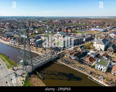Foto aerea con drone del ponte sollevatore a Waddinxveen, Paesi Bassi Foto Stock