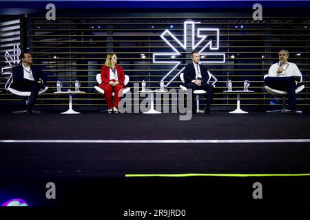 São PAULO, SP - 27.06.2023: FEBRABAN TECH 2023 - la 33a edizione del principale evento tecnologico e di innovazione nel settore finanziario, febbraio Tech 2023, inizia questo martedì (27°) presso il Transamérica Expo Center nel sud di São Paolo. una società digitale" in cui i leader del settore finanziario, della tecnologia, della sostenibilità e delle aree di interesse per l'innovazione discuteranno le attuali questioni dell'economia digitale. Nella foto, da sinistra a destra, il CEO di BTG Pactual, Roberto Sallouti, Maria Rita (Caixa), Octavio Lazari (Bradesco) e Milton Maluhy Filho (Itau Unibanco). (Foto: Aloisio M Foto Stock
