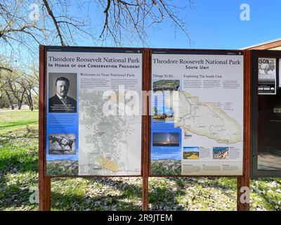 Il cartello informativo nel Theodore Roosevelt National Park nel North Dakota. Foto Stock