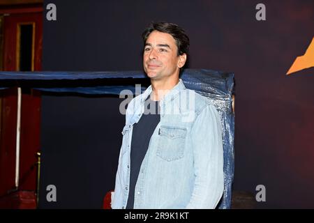 Julian Bugier partecipa alla premiere "Indiana Jones and the Dial of Destiny" al le Grand Rex il 26 giugno 2023 a Parigi, in Francia. Foto Stock